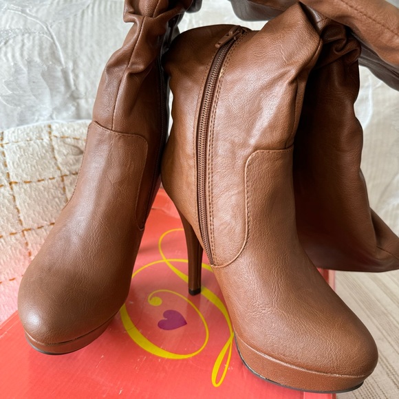 NEW A’Gaci Cognac/Tan High Heels Under the Knee Boots Size 7 - Picture 6 of 8